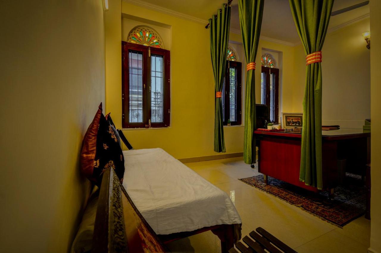 The Umaid Vilas Royal Heritage Haveli Jaipur Exterior photo