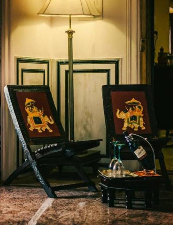 The Umaid Vilas Royal Heritage Haveli Jaipur Room photo