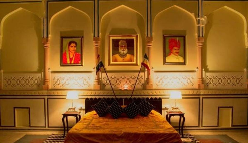 The Umaid Vilas Royal Heritage Haveli Jaipur Room photo