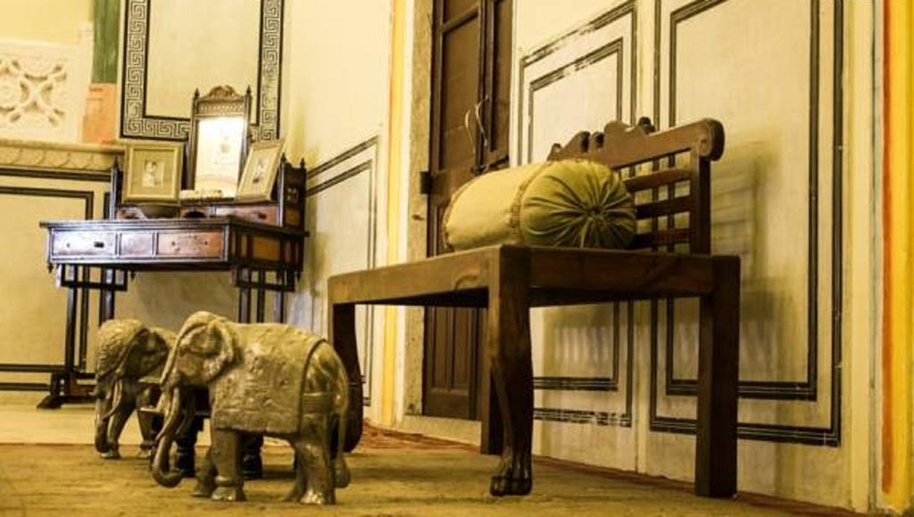 The Umaid Vilas Royal Heritage Haveli Jaipur Room photo